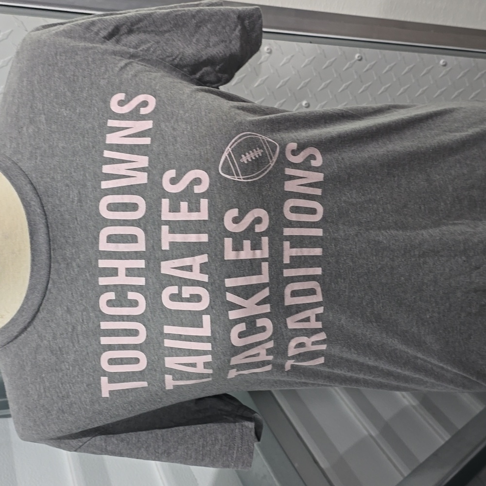 Medium size T-shirt‎ football theme
